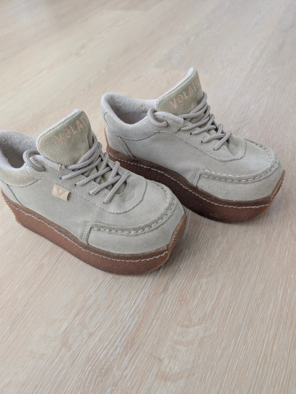 Volatile Rare Tan Suede Chunky Platforms 90s Y2K Vintage Sneakers Size 7